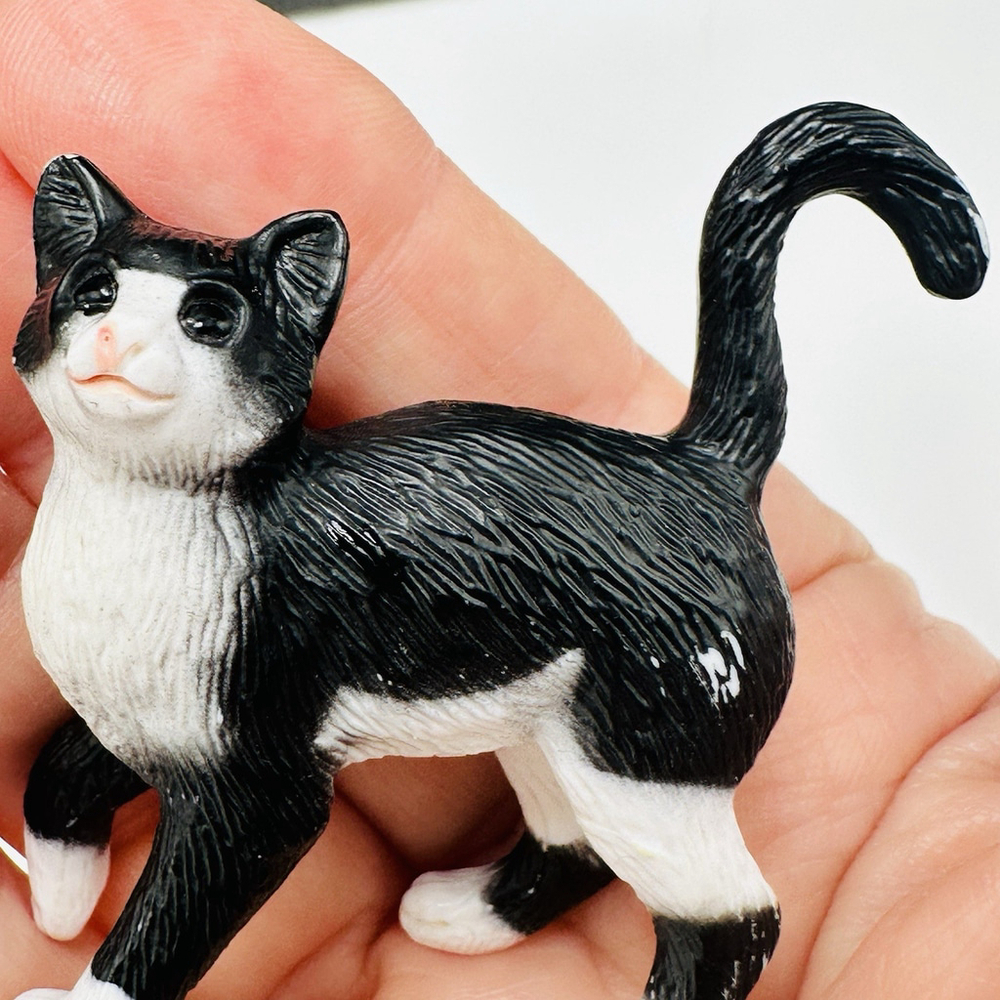 1999 Breyer Reeves Realistic Kitty Cat Black White 2” Toy Plastic Figurine HTF - Picture 2 of 7